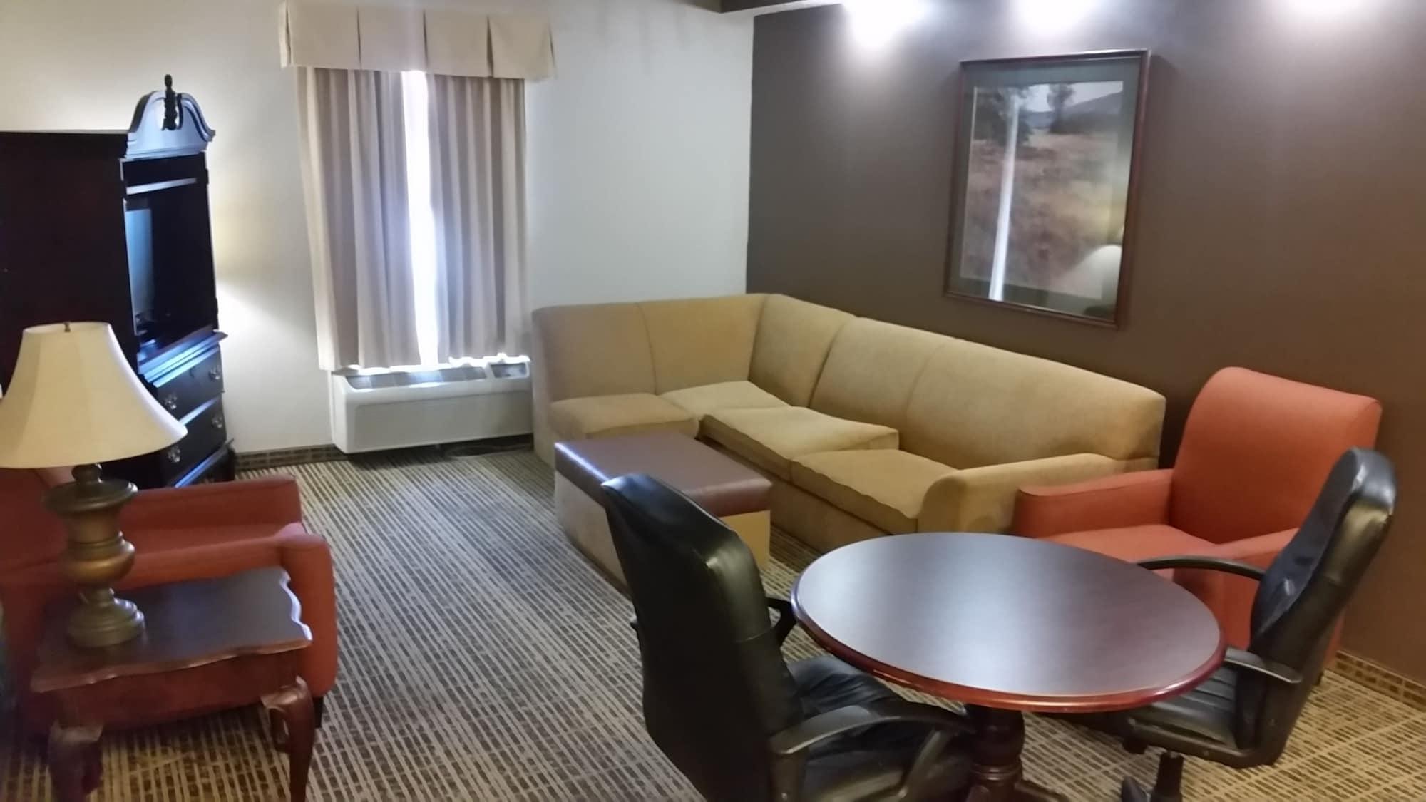 Baymont By Wyndham Lafayette Airport Hotel Exterior photo