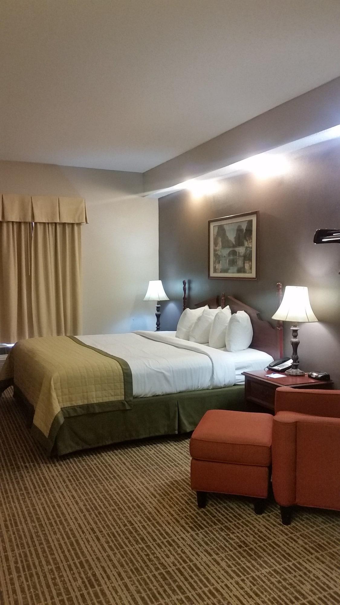 Baymont By Wyndham Lafayette Airport Hotel Exterior photo